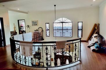 Jalan Straits View 2A