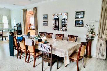 Jalan Straits View 2A