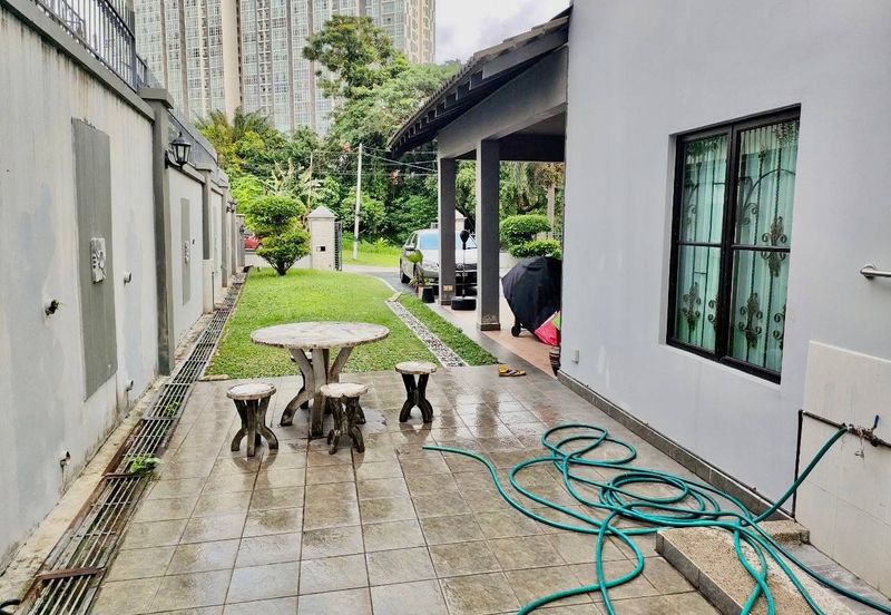 Jalan Straits View 2A