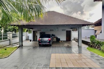 Jalan Straits View 2A