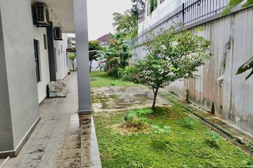 Jalan Straits View 2A