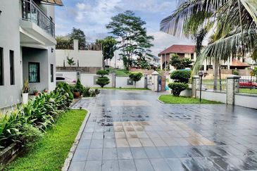 Jalan Straits View 2A