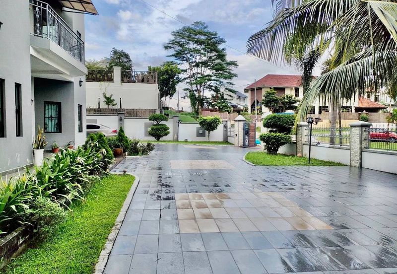 Jalan Straits View 2A