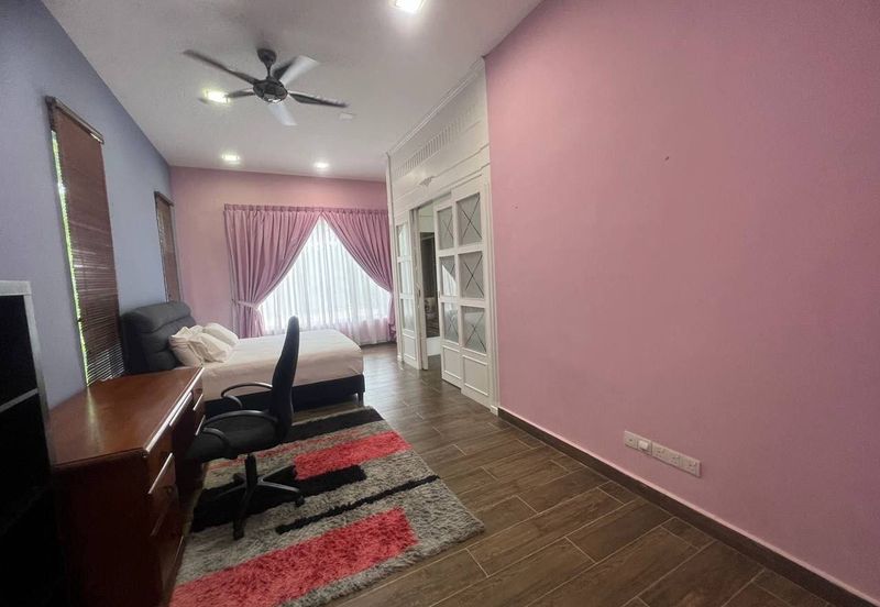 BEAUTIFUL BUNGALOW WITH POOL (NON BUMI LOT)