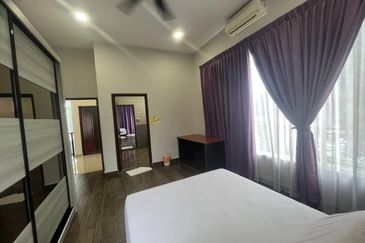 BEAUTIFUL BUNGALOW WITH POOL (NON BUMI LOT)