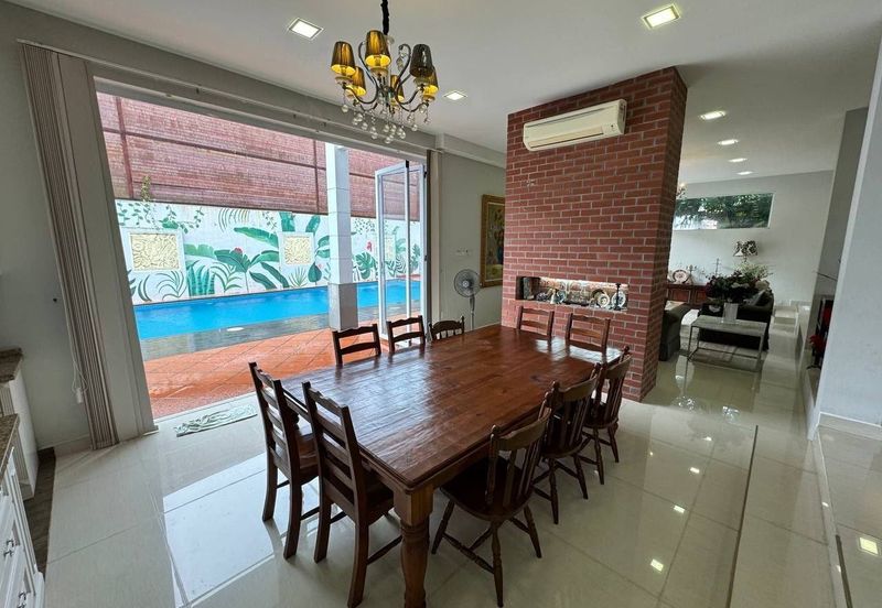 BEAUTIFUL BUNGALOW WITH POOL (NON BUMI LOT)