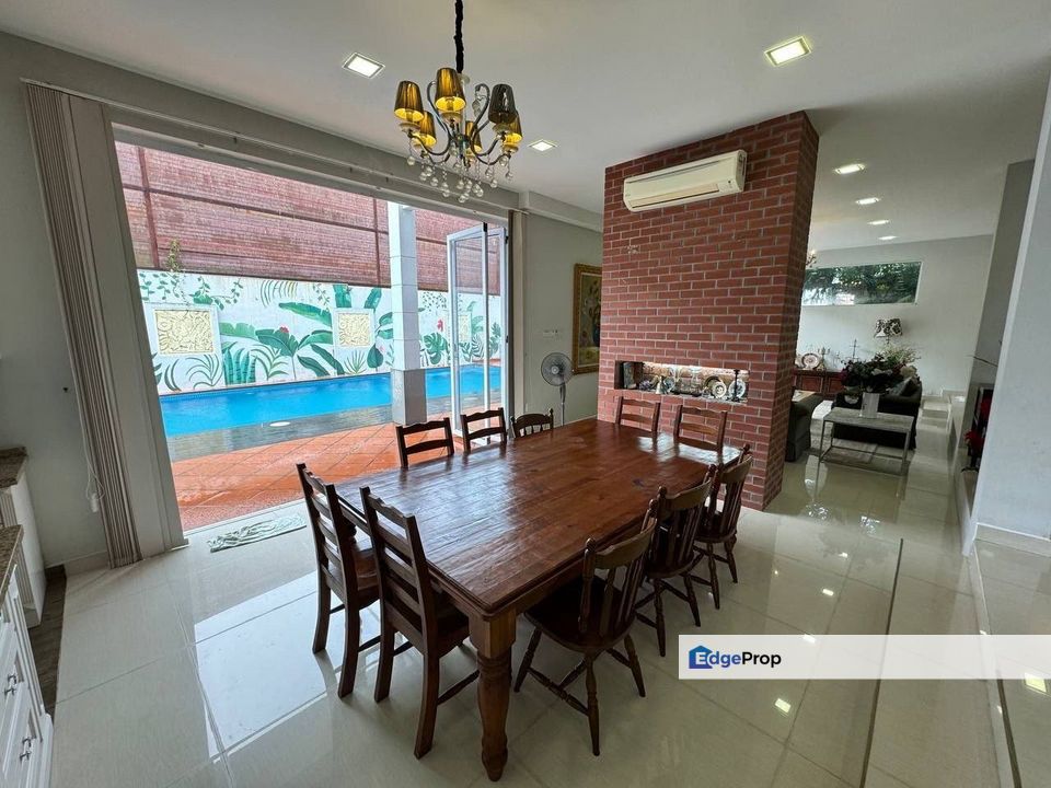 BEAUTIFUL BUNGALOW WITH POOL (NON BUMI LOT), Johor, Johor Bahru