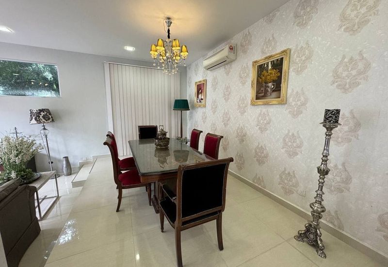 BEAUTIFUL BUNGALOW WITH POOL (NON BUMI LOT)