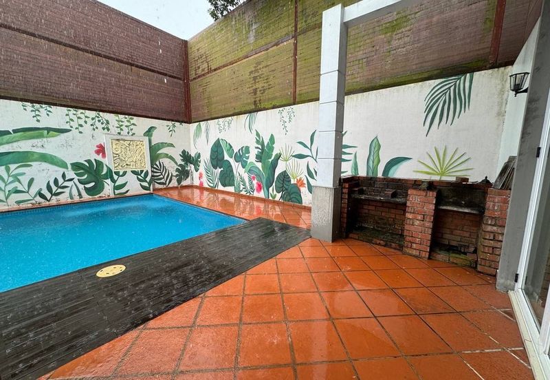 BEAUTIFUL BUNGALOW WITH POOL (NON BUMI LOT)