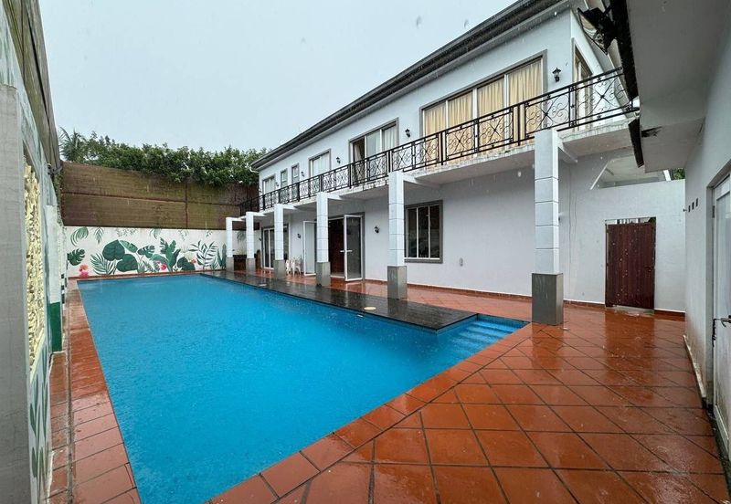 BEAUTIFUL BUNGALOW WITH POOL (NON BUMI LOT)