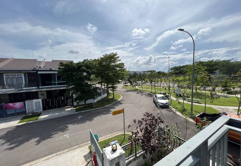 Meridin East The Greenway & The Eden