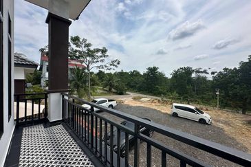 Kampung Dato Ibrahim Majid (BUNGALOW)