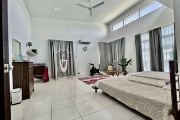 TAMAN IMPIANA KULAI (SEMI D EXTRALAND)