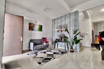 TAMAN IMPIANA KULAI (SEMI D EXTRALAND)