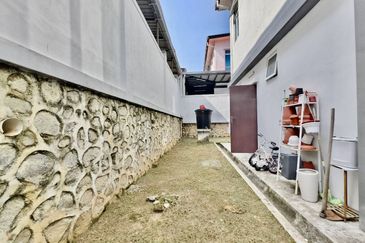 TAMAN IMPIANA KULAI (SEMI D EXTRALAND)