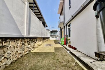 TAMAN IMPIANA KULAI (SEMI D EXTRALAND)