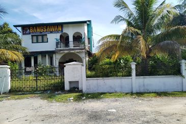 Sewa rumah bungalow sesuai jadi restoran