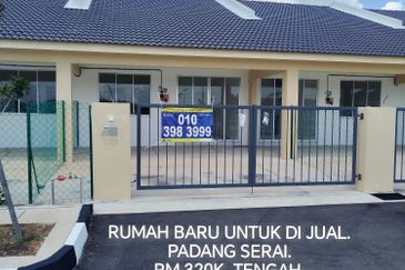RUMAH Teres baru dua sebaris. PADANG SERAI