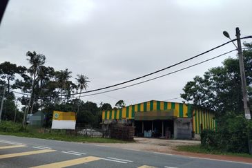 TANAH TEPI JALAN LUNAS PADANG SERAI. TEPI LA CASA LUNAS