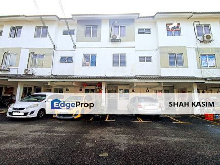 Three Storey Townhouse, Taman Saujana Palma, Saujana Impian,Kajang., Selangor, Kajang