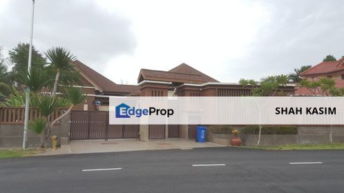 Modern Balinese Style Single Storey Bungalow at Seksyen 7, Shah Alam, Selangor, Shah Alam