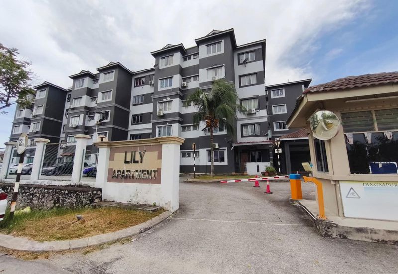 Lily Apartment, Taman Saujana Utama