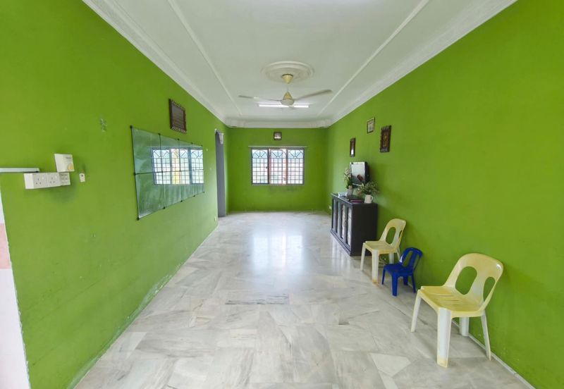 Lily Apartment, Taman Saujana Utama