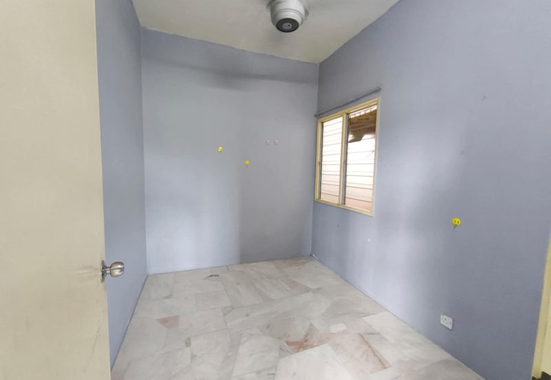 Lily Apartment, Taman Saujana Utama