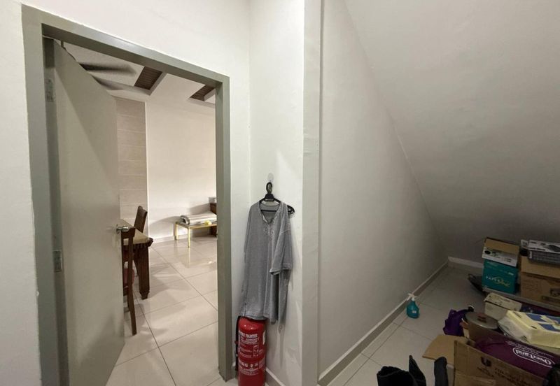 (Design Moden & Reno Cantik) Double Storey Terrace Desaville 2, Taman Saujana Meru Klang