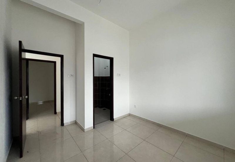 Under Waranty Semi-D Single Storey, Taman Salak Pekerti, Labu Lanjut, Sepang.