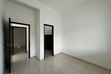 Under Waranty Semi-D Single Storey, Taman Salak Pekerti, Labu Lanjut, Sepang.