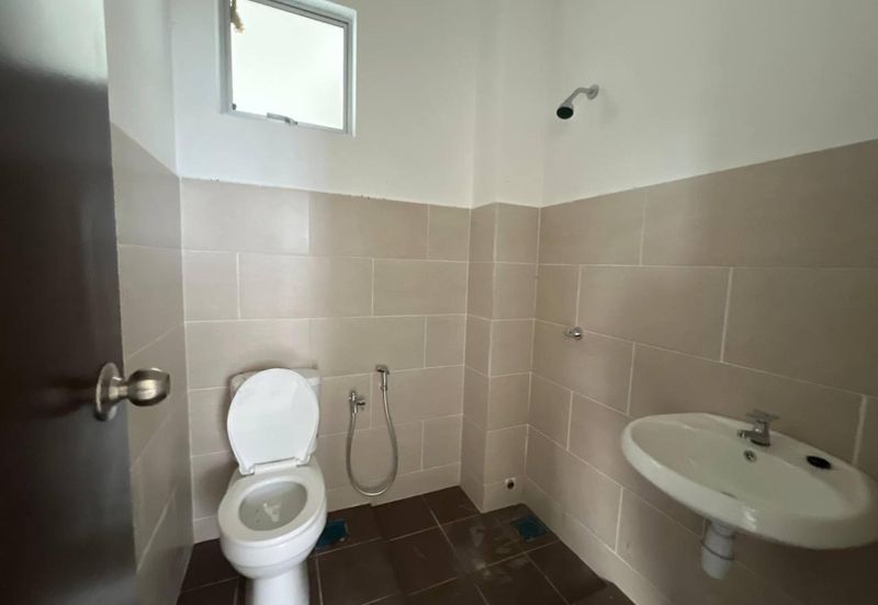 Under Waranty Semi-D Single Storey, Taman Salak Pekerti, Labu Lanjut, Sepang.