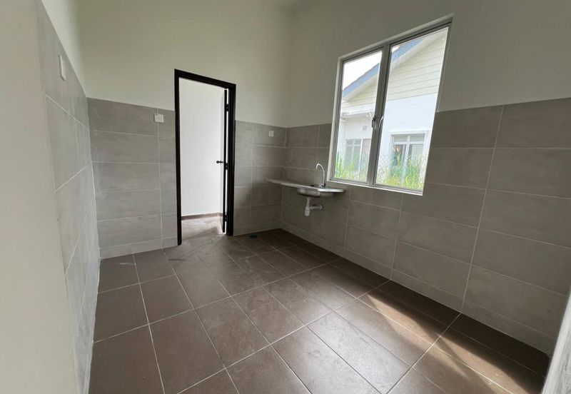 Under Waranty Semi-D Single Storey, Taman Salak Pekerti, Labu Lanjut, Sepang.