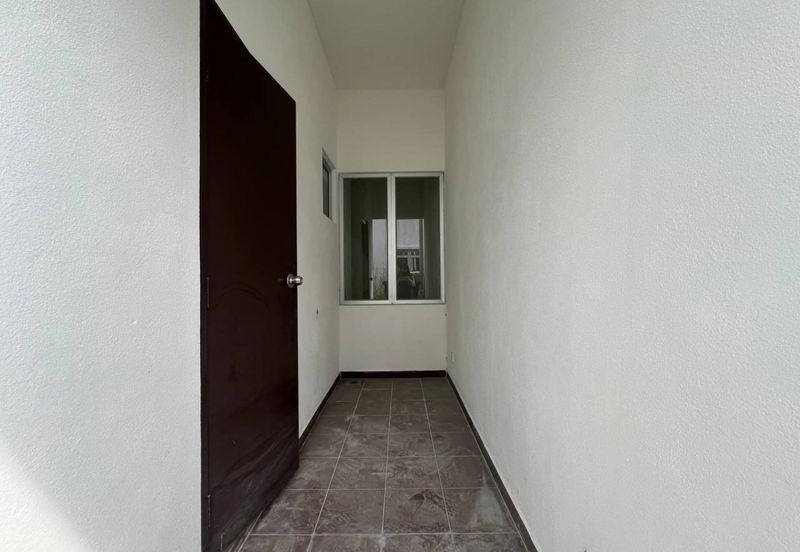 Under Waranty Semi-D Single Storey, Taman Salak Pekerti, Labu Lanjut, Sepang.