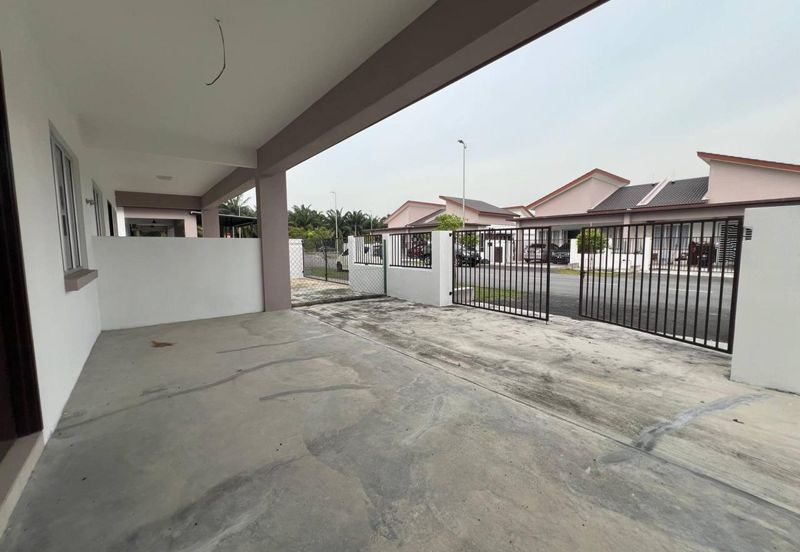 Under Waranty Semi-D Single Storey, Taman Salak Pekerti, Labu Lanjut, Sepang.
