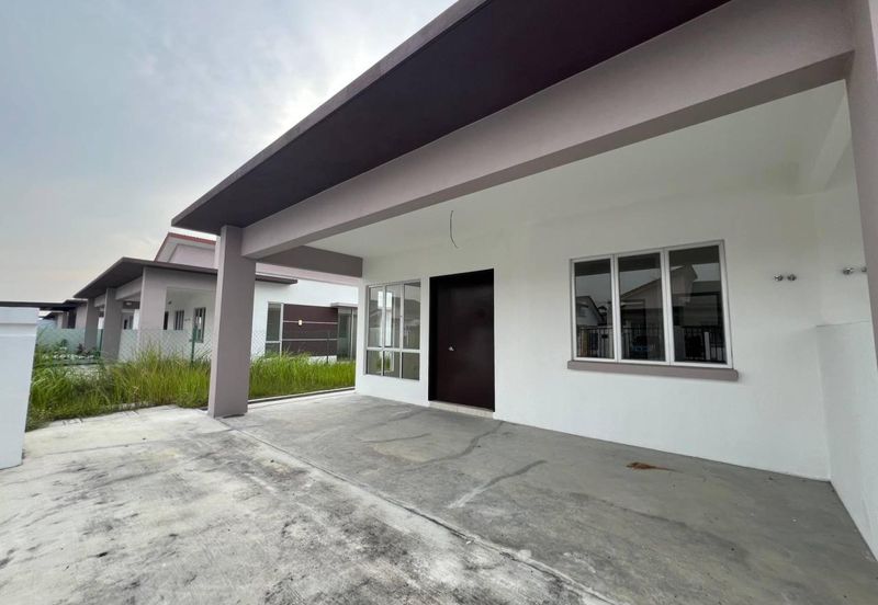 Under Waranty Semi-D Single Storey, Taman Salak Pekerti, Labu Lanjut, Sepang.