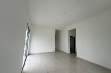 Under Waranty Semi-D Single Storey, Taman Salak Pekerti, Labu Lanjut, Sepang.