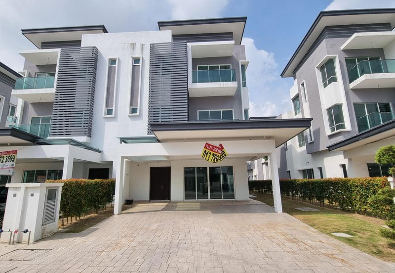 WITH LIFT | Semi D Cluster Laman Vista Alam, Setia Alam, Shah Alam