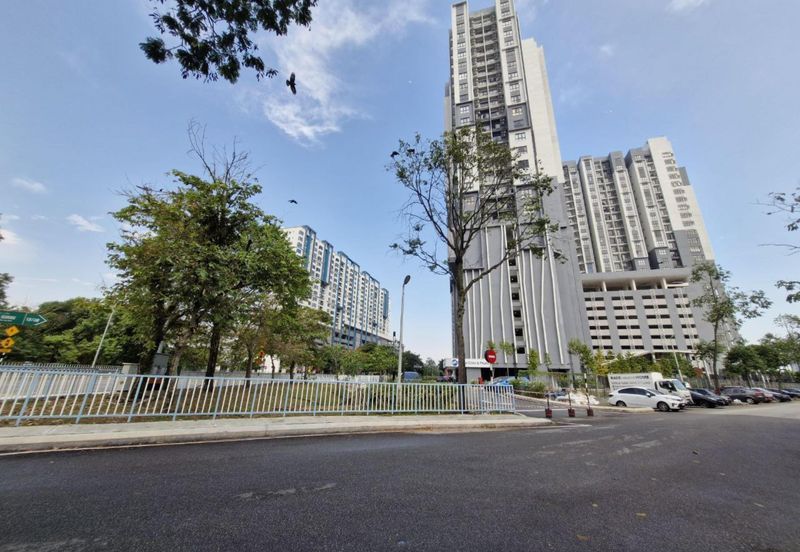 CONDO - DIAN 1 RESIDENCY-MIDDLE FLOOR-2 PARKING LOT+BALCONY-BUMI UNIT-HOT SEK 13 SHAH ALAM FULL LOAN