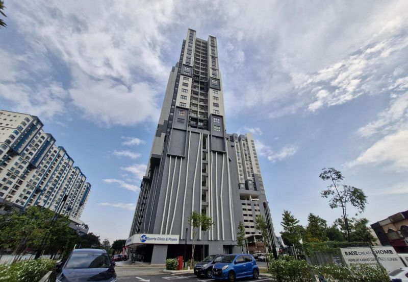 CONDO - DIAN 1 RESIDENCY-MIDDLE FLOOR-2 PARKING LOT+BALCONY-BUMI UNIT-HOT SEK 13 SHAH ALAM FULL LOAN