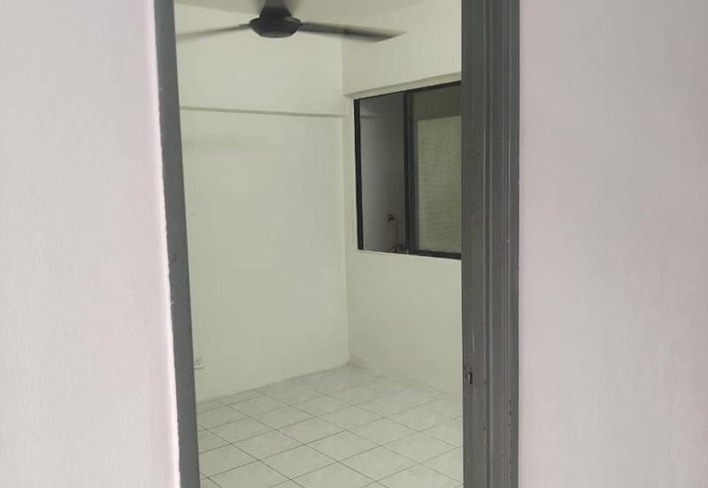 Pangsapuri Perdana, Seksyen 13