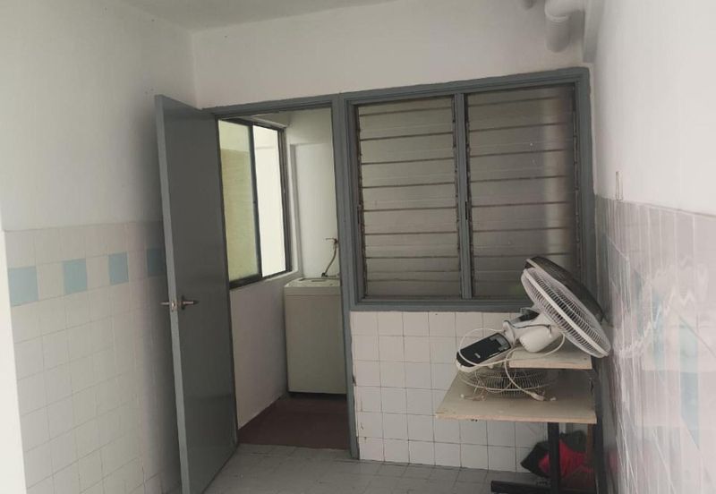 Pangsapuri Perdana, Seksyen 13