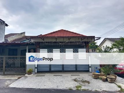 FULLY RENOVATED & Facing Padang Single Storey Bukit Sentosa Rawang Selangor, Selangor, Rawang