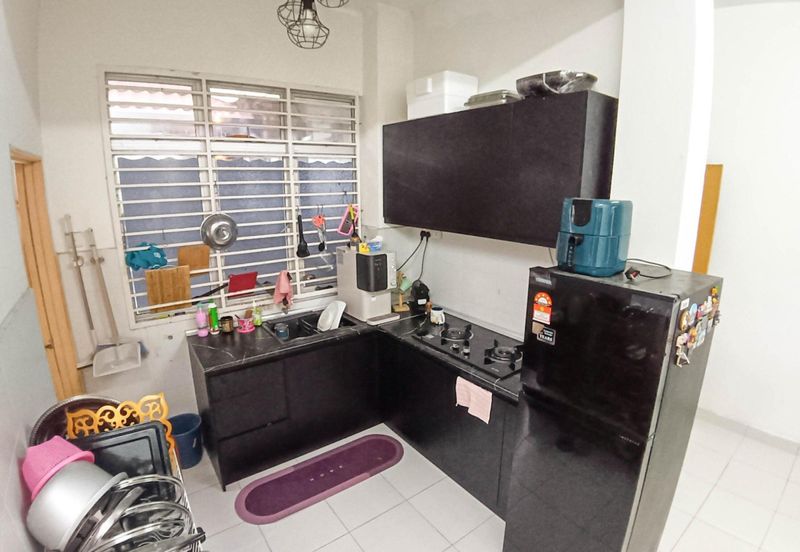 Dahlia Court Apartment