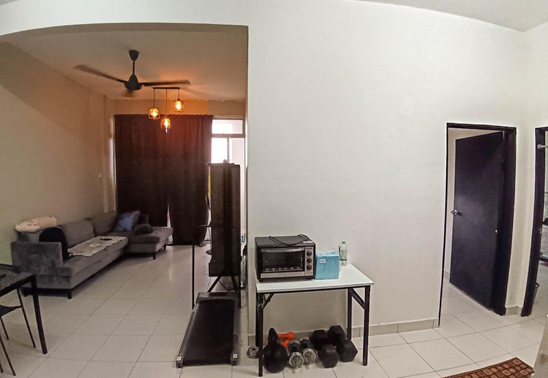 Dahlia Court Apartment