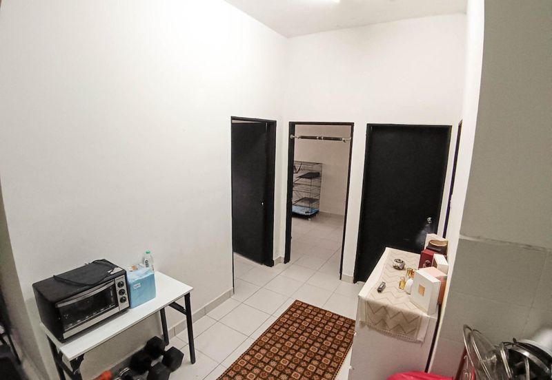 Dahlia Court Apartment