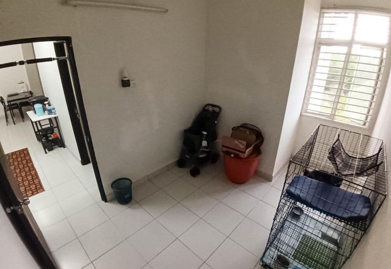 Dahlia Court Apartment