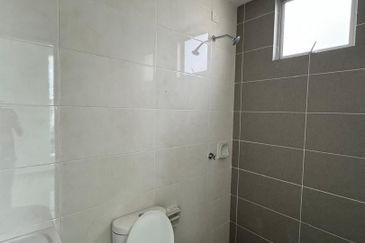 Freesia Bandar Springhill