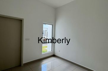 Dayana @Nilai Impian