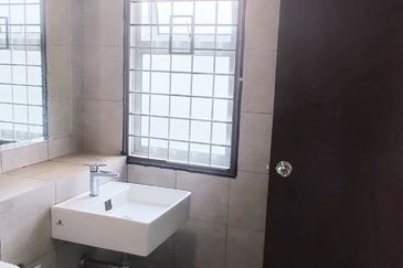 Dayana @Nilai Impian